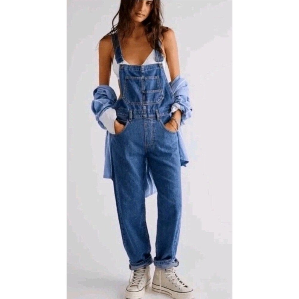 FREE PEOPLE We The Free Ziggy Denim Blue Overalls Size M Straight Leg Boho